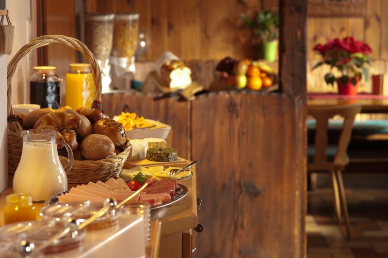 boulangerie-GORBIO-min_breakfast_buffet_food_restaurant_meal_hotel_plate_fresh-718745